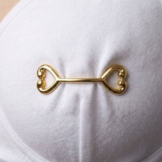 Fake Nipple Piercing Tribal Hearts Gold Bendable – getragen