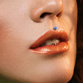 Titan Labret Opal Rund Silber Innengewinde