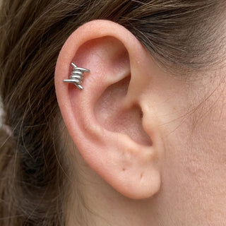 Titanium Labret Barbed Wire Internally Threaded