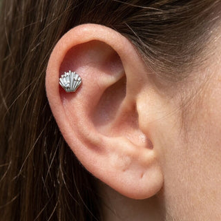 Titanium Labret Seashell Zirconias Internally Threaded