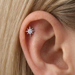 Titanium Labret Star Teardrop Zirconia Internally Threaded – getragen