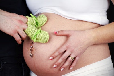 Schwangerschafts Bauchnabelpiercing